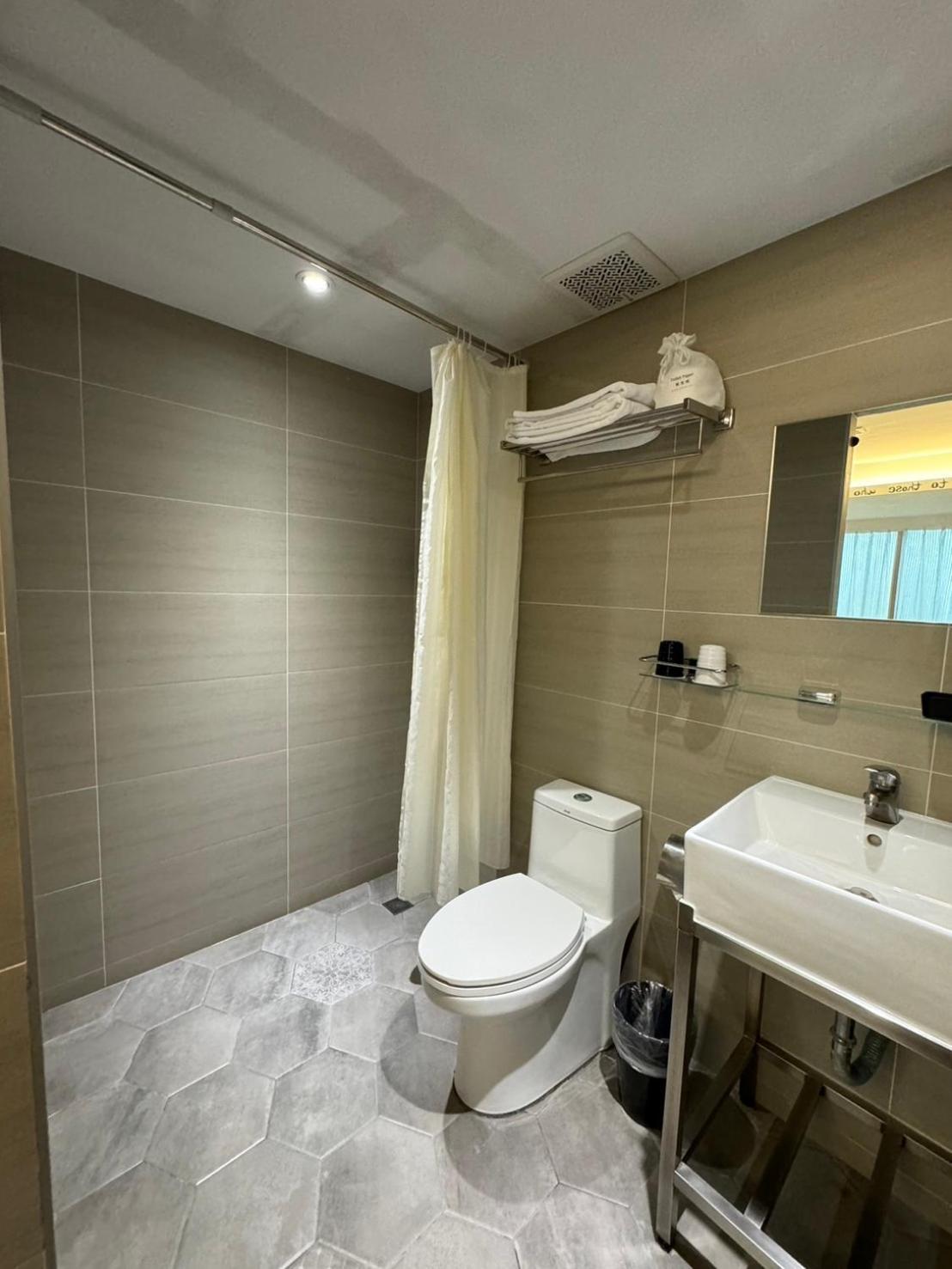 Rf Hotel  Linsen Tajpej Zewnętrze zdjęcie